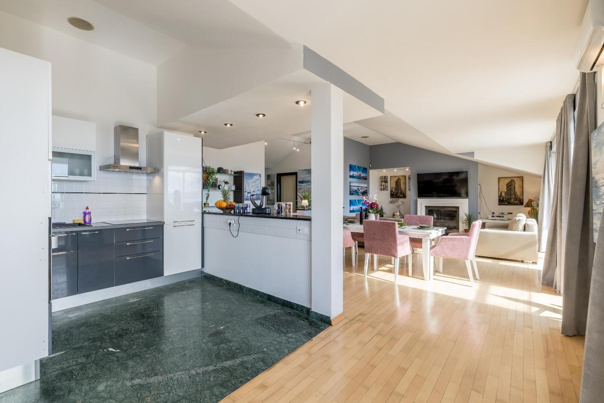 Apartmán Urban Utopia Penthouse With Private Parking *