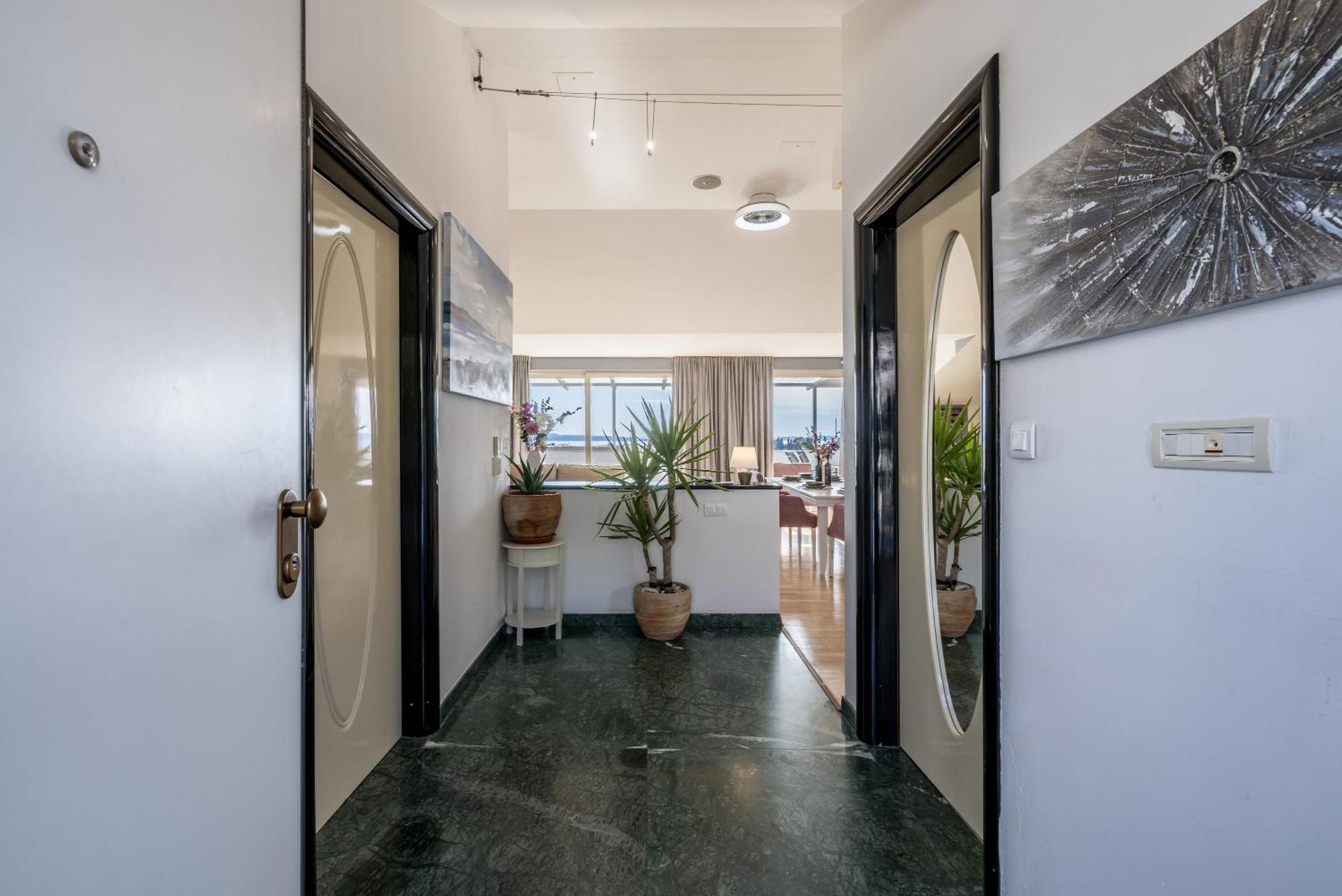 Apartmán Urban Utopia Penthouse With Private Parking Split